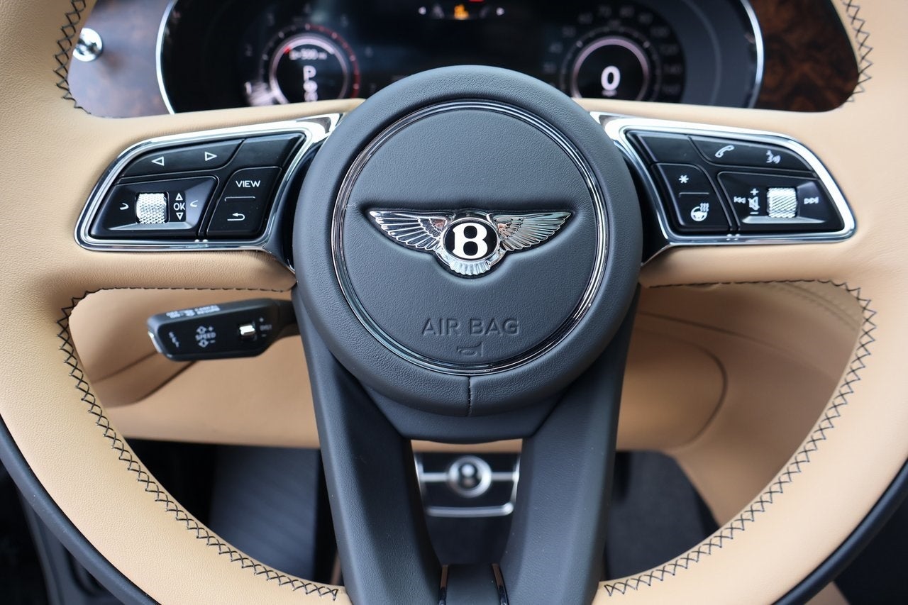2025 Bentley Bentayga Azure V8