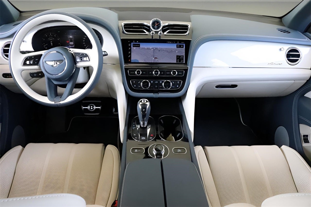 2025 Bentley Bentayga EWB Azure V8