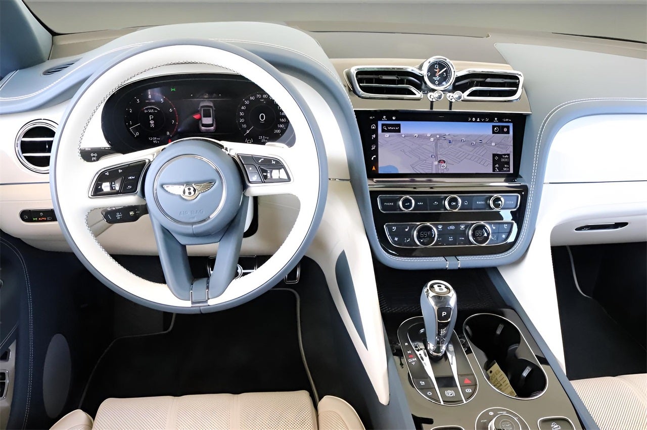 2025 Bentley Bentayga EWB Azure V8