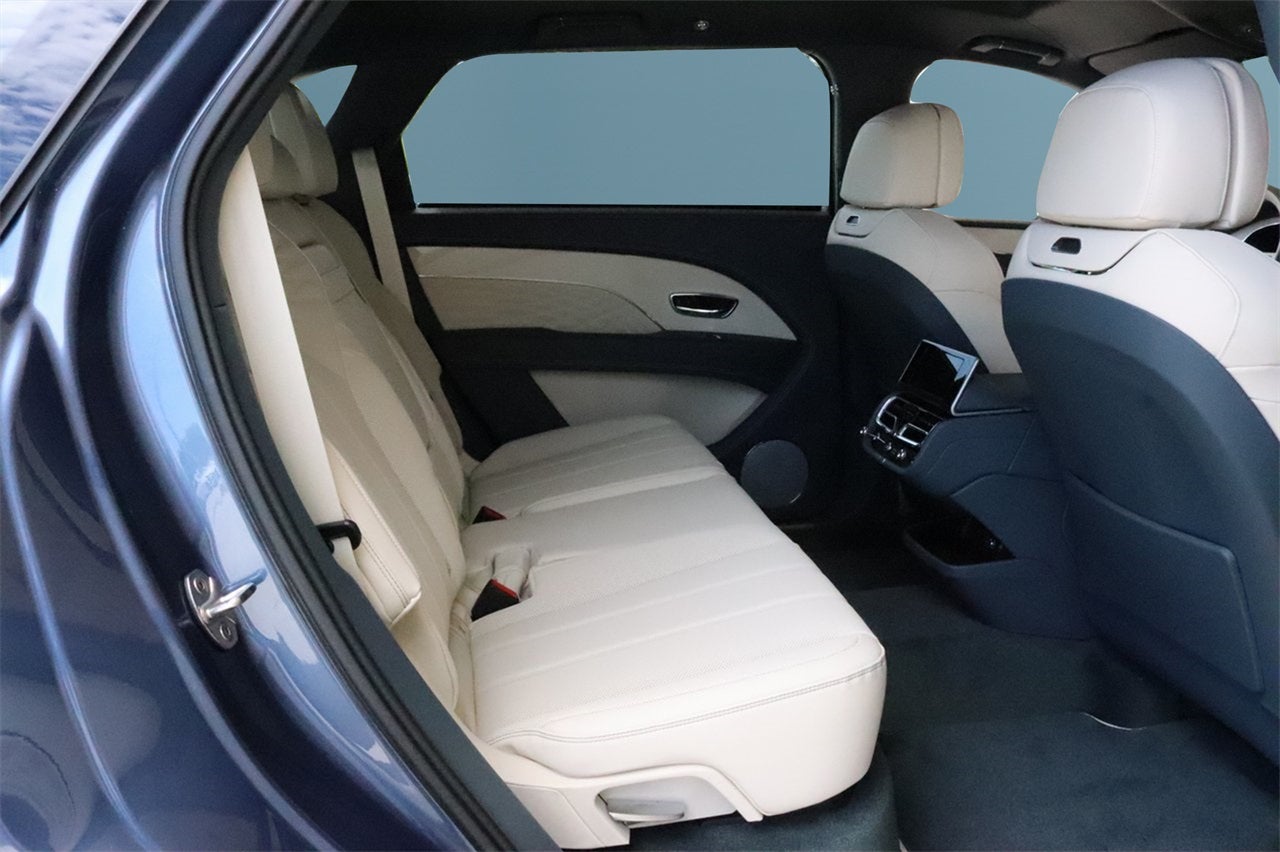 2025 Bentley Bentayga EWB Azure V8