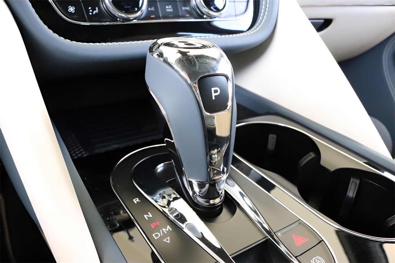 2025 Bentley Bentayga EWB Azure V8