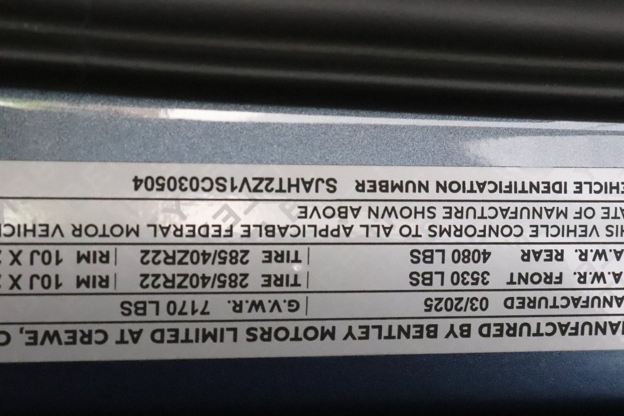 2025 Bentley Bentayga EWB Azure V8