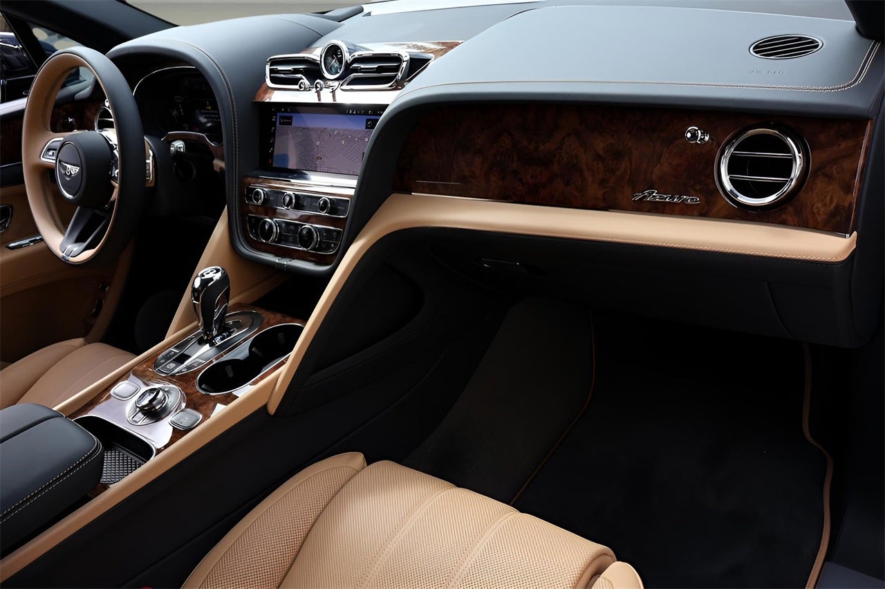 2025 Bentley Bentayga EWB V8