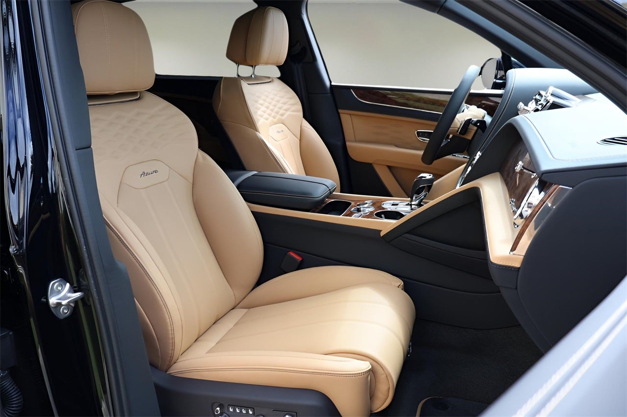 2025 Bentley Bentayga EWB V8