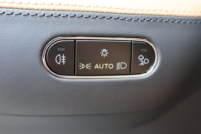 2025 Bentley Bentayga EWB V8