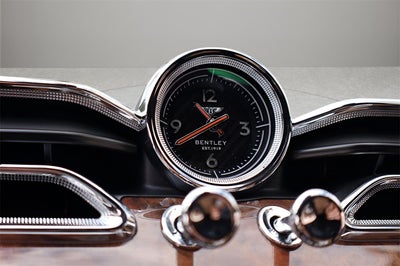 2025 Bentley Bentayga EWB V8