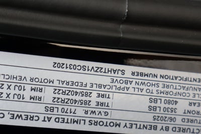 2025 Bentley Bentayga EWB V8