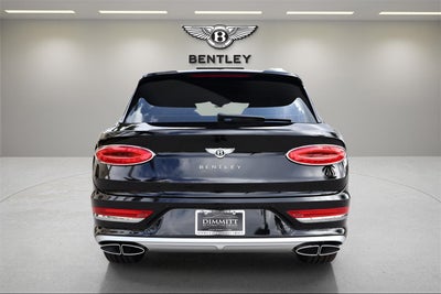 2025 Bentley Bentayga EWB V8