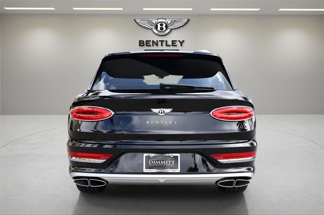 2025 Bentley Bentayga EWB V8