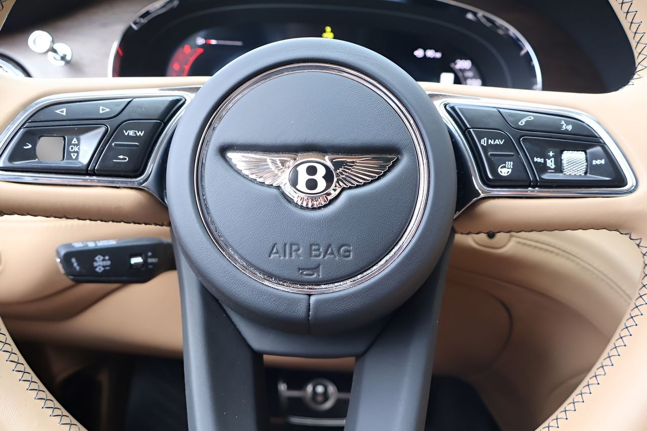 2024 Bentley Bentayga EWB V8