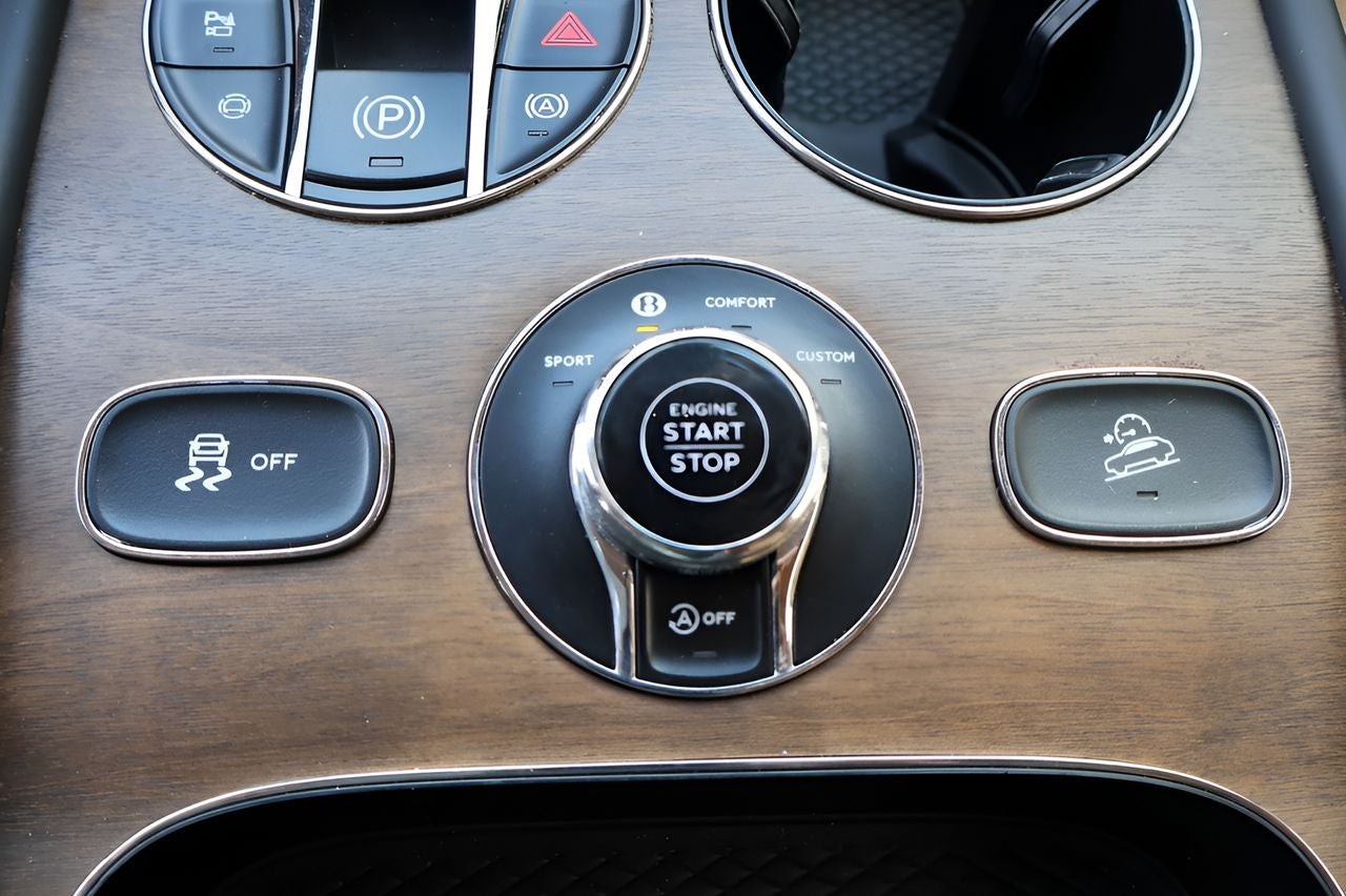 2024 Bentley Bentayga EWB V8