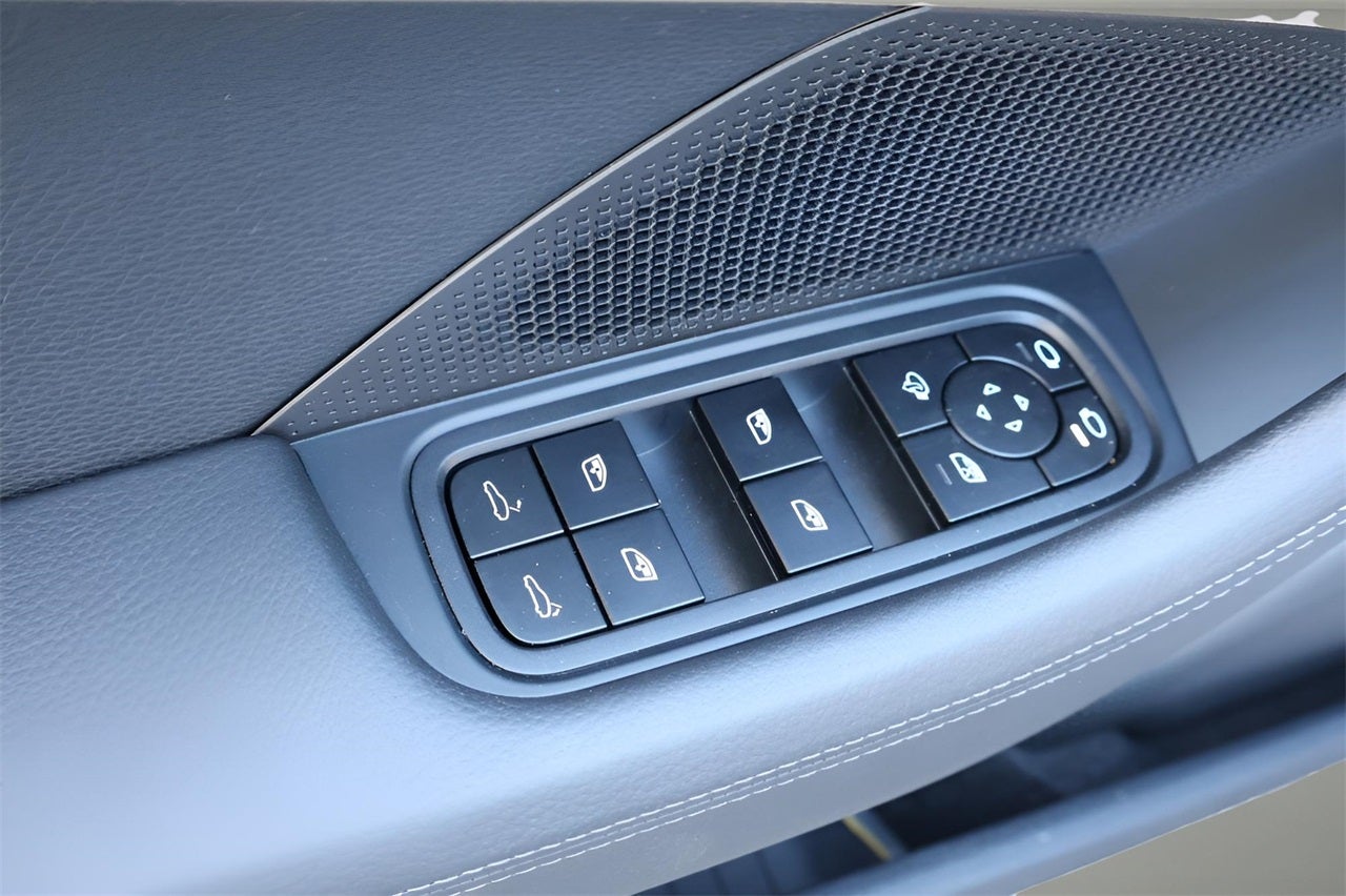 2025 Porsche Panamera Base