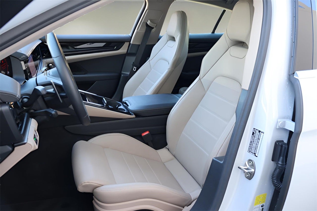 2025 Porsche Panamera Base