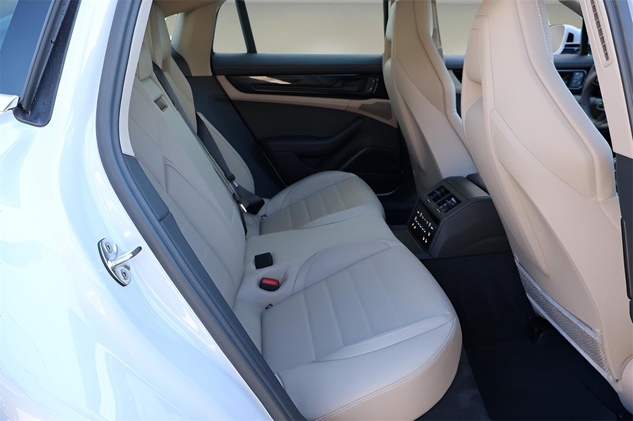 2025 Porsche Panamera Base