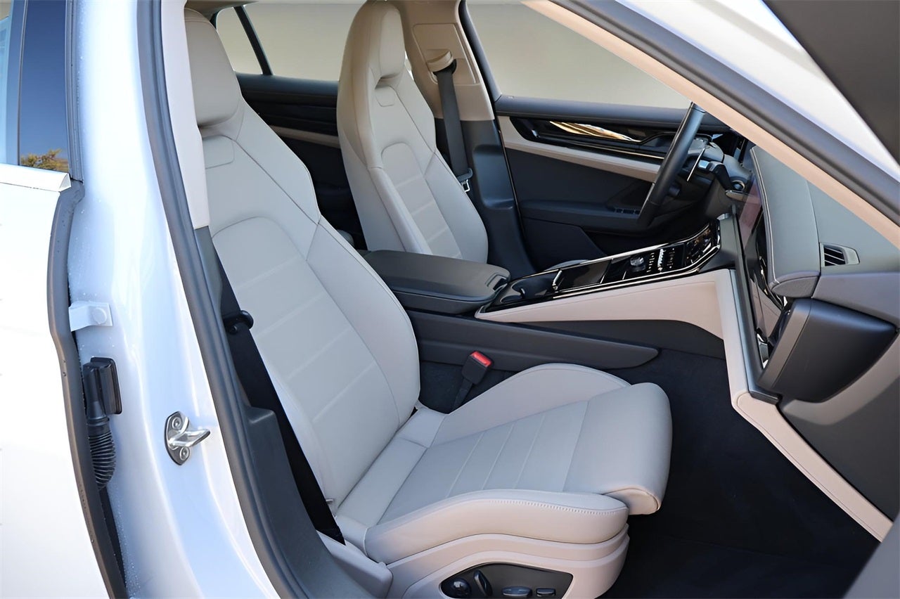 2025 Porsche Panamera Base