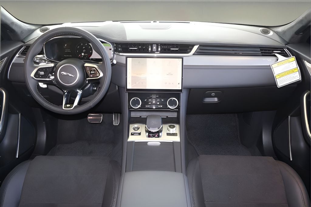 2026 Jaguar F-PACE SVR