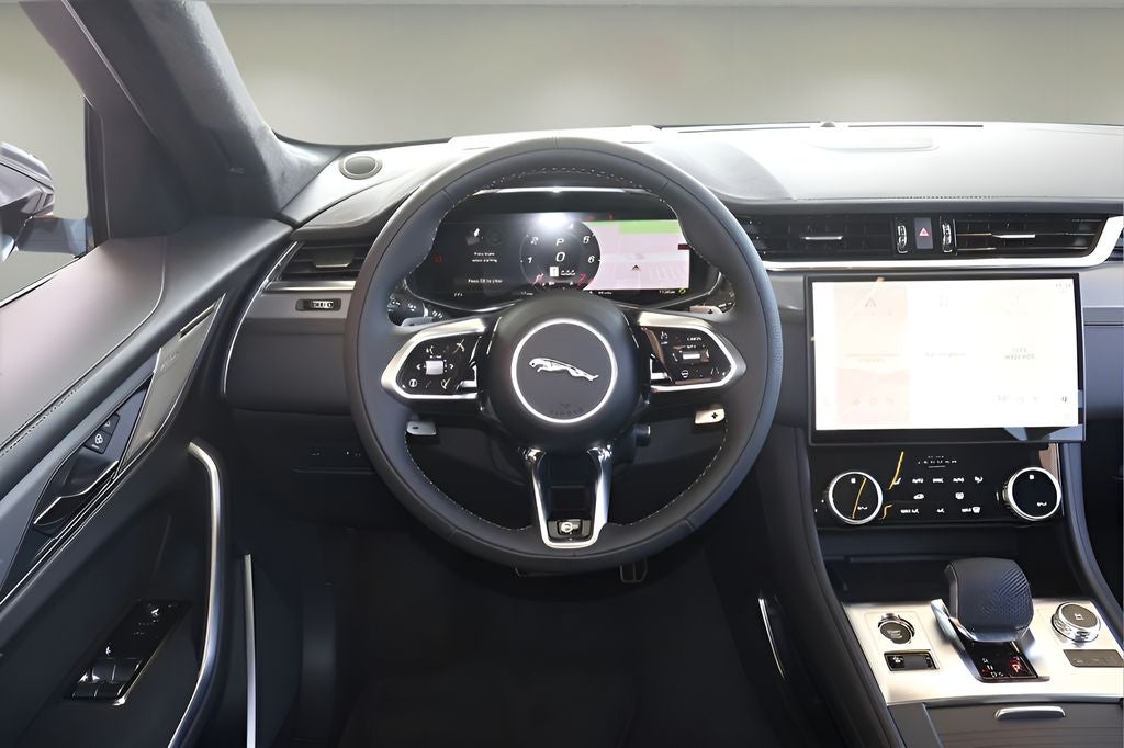 2026 Jaguar F-PACE SVR