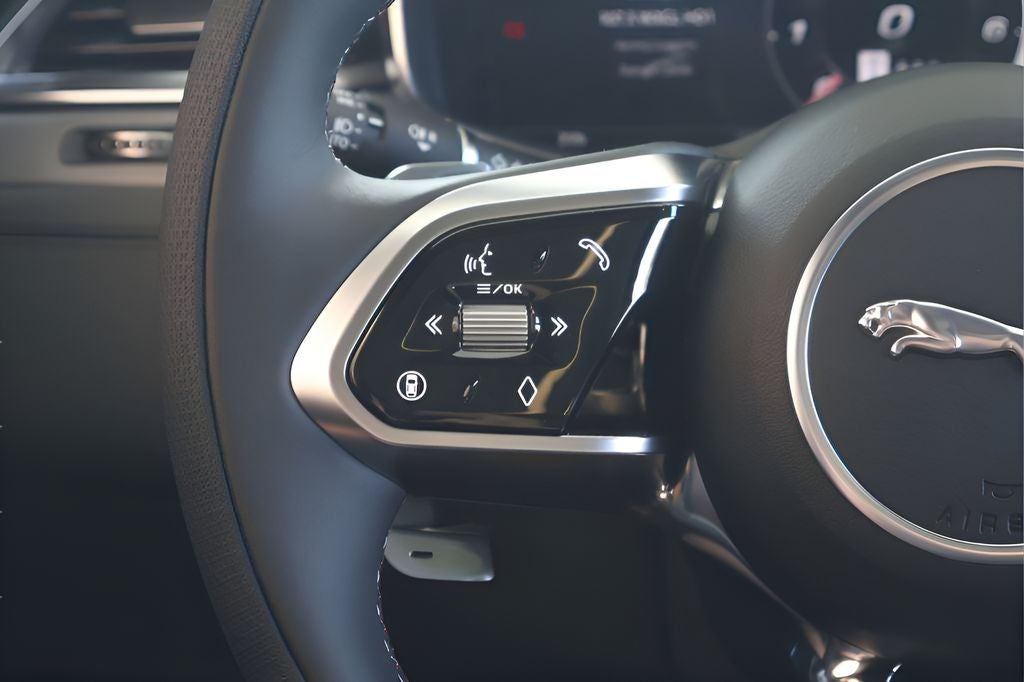 2026 Jaguar F-PACE SVR