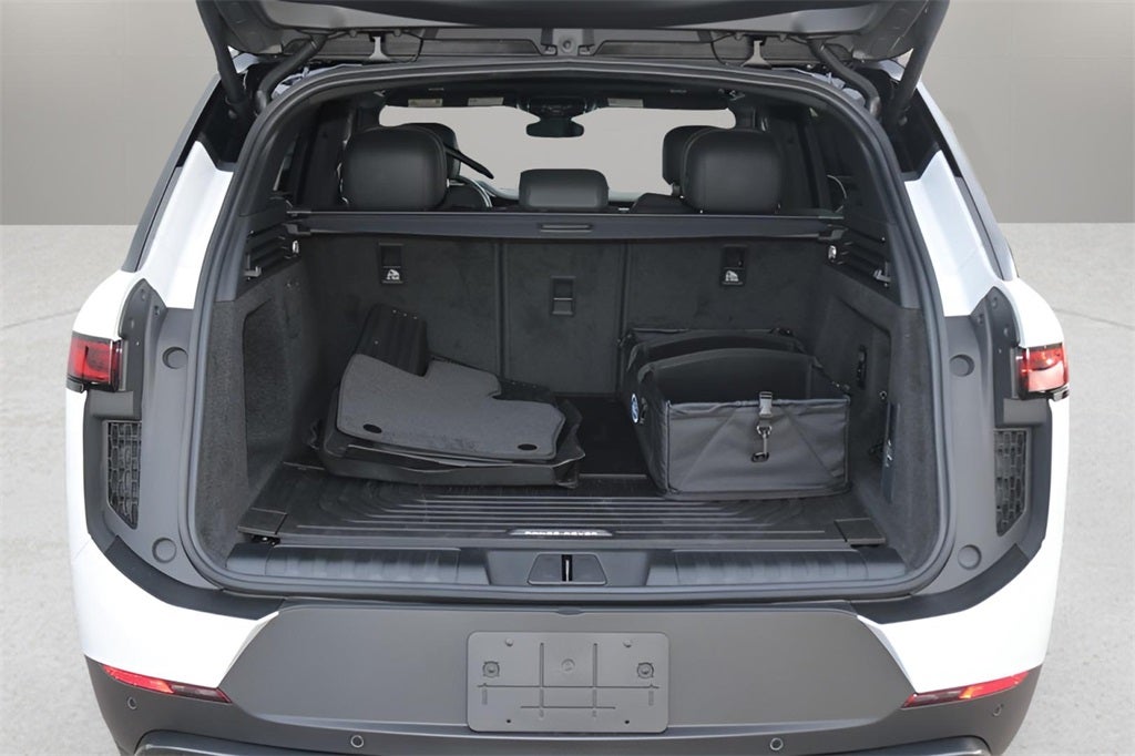 2026 Land Rover Range Rover Sport SE