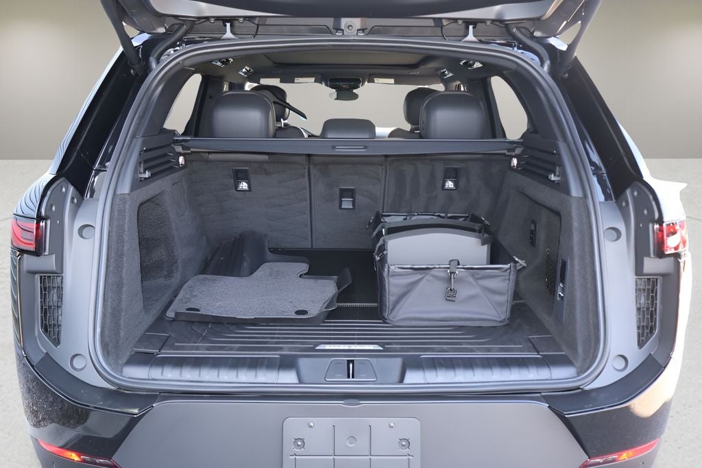2026 Land Rover Range Rover Sport SE