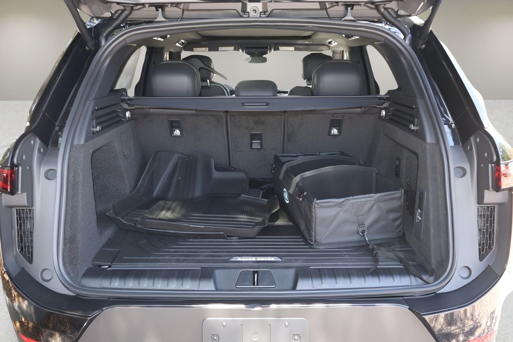 2026 Land Rover Range Rover Sport SE
