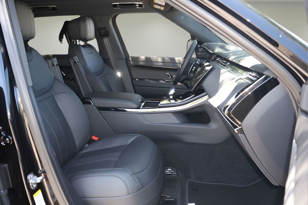 2026 Land Rover Range Rover Sport SE