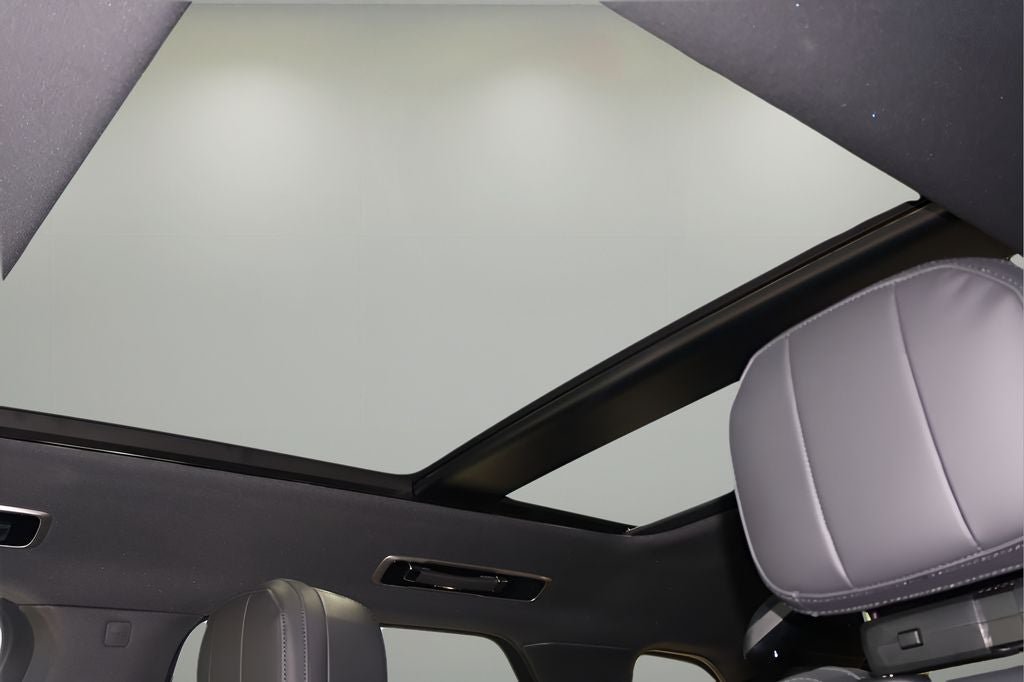2026 Land Rover Range Rover Sport SE