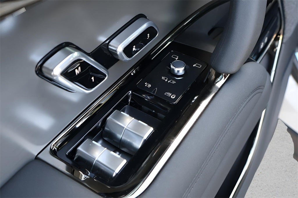 2026 Land Rover Range Rover Sport SE