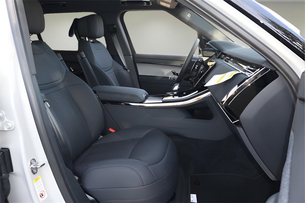 2026 Land Rover Range Rover Sport SE