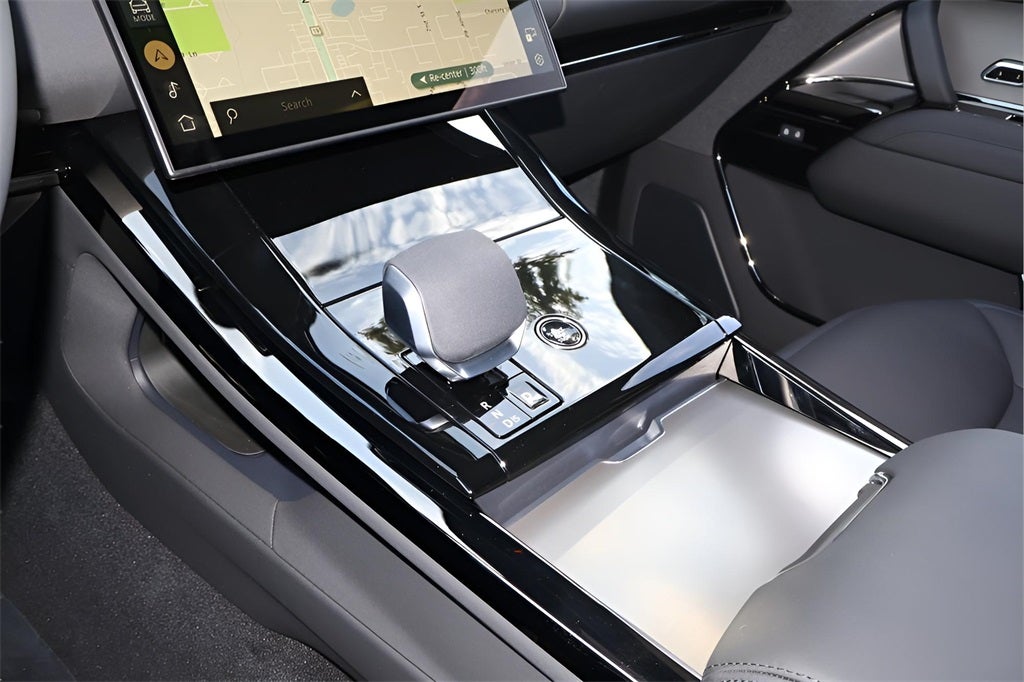 2026 Land Rover Range Rover Sport SE