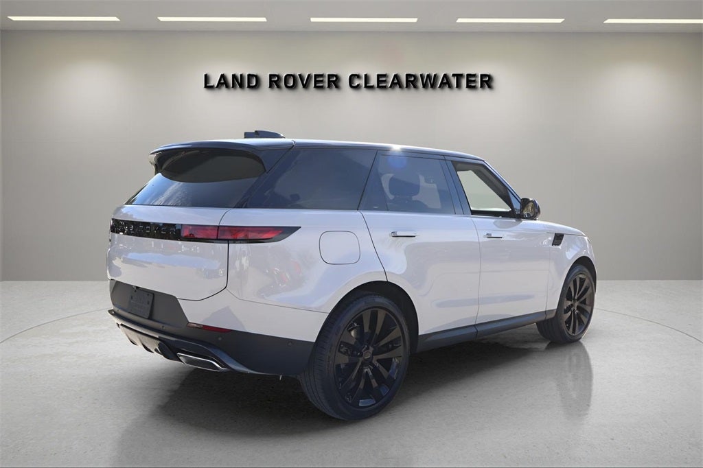 2026 Land Rover Range Rover Sport SE