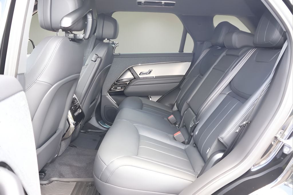 2026 Land Rover Range Rover Sport SE