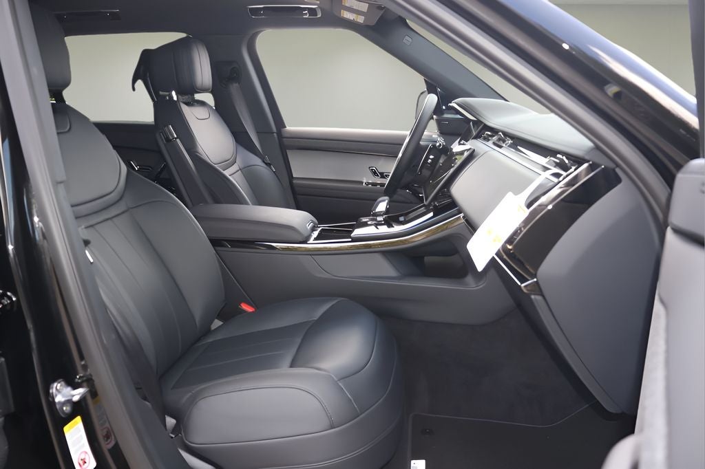 2026 Land Rover Range Rover Sport SE