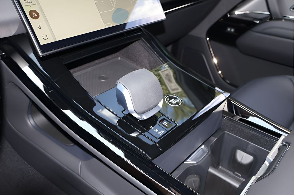 2026 Land Rover Range Rover Sport SE