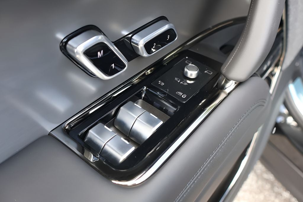 2026 Land Rover Range Rover Sport SE