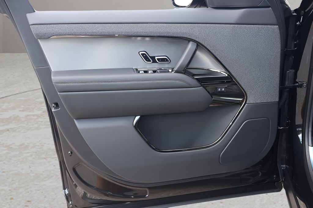 2026 Land Rover Range Rover Sport SE