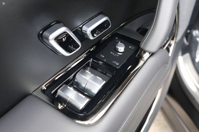2026 Land Rover Range Rover Sport SE