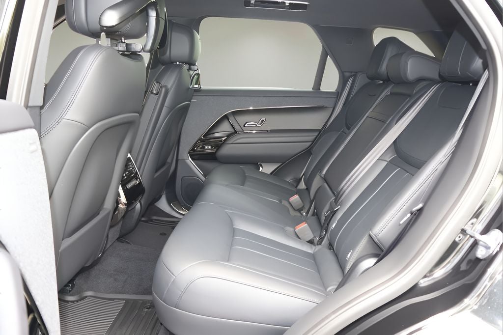 2026 Land Rover Range Rover Sport SE