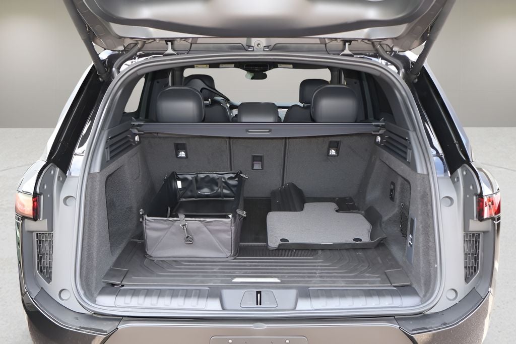 2026 Land Rover Range Rover Sport SE