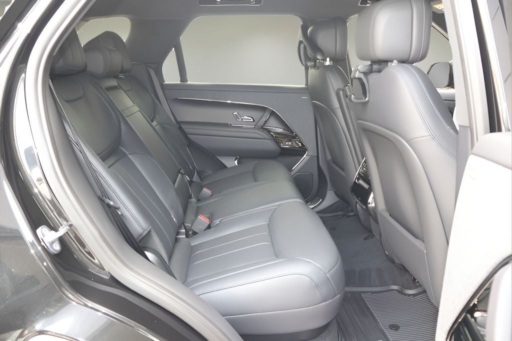 2026 Land Rover Range Rover Sport SE