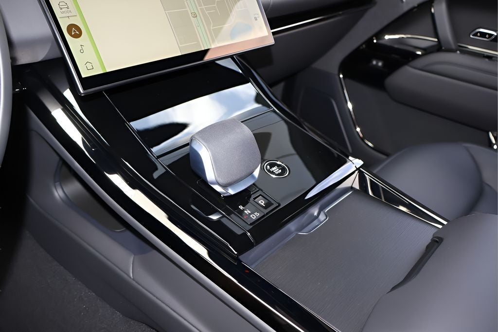 2026 Land Rover Range Rover Sport SE