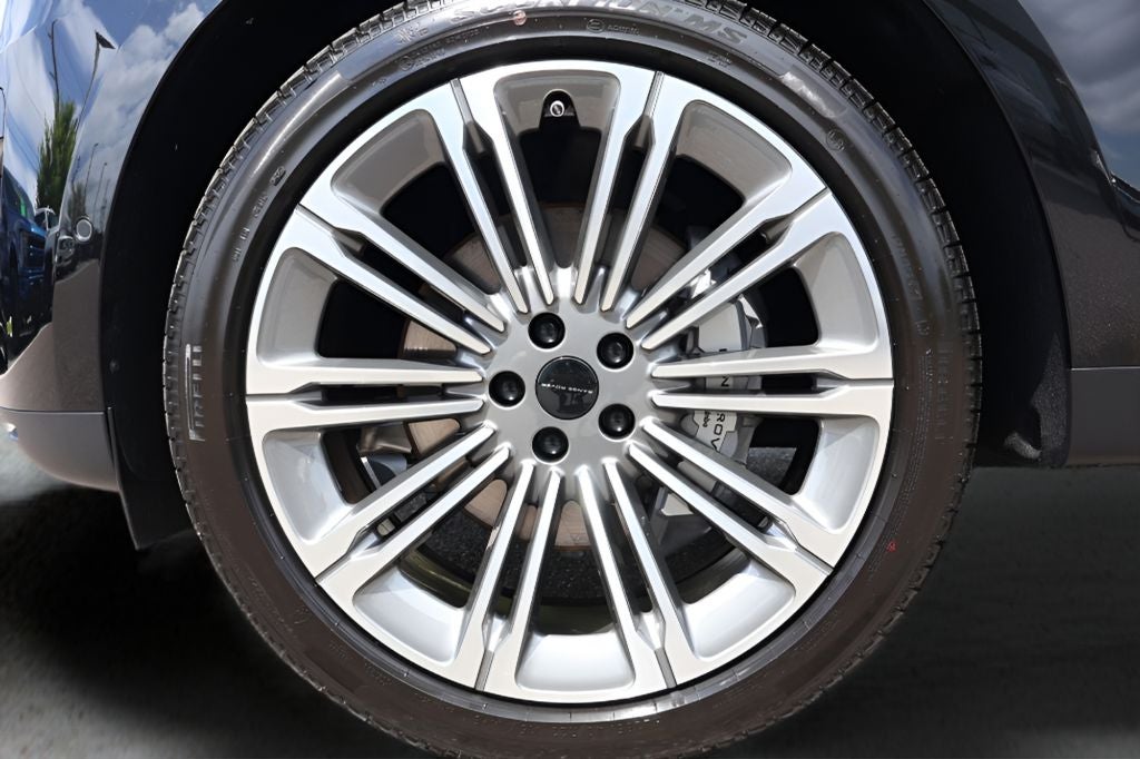 2026 Land Rover Range Rover Sport SE