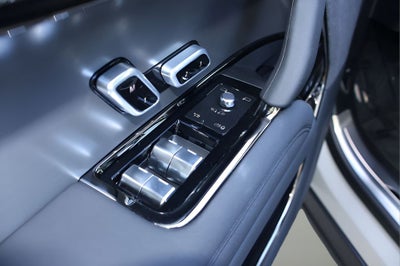 2026 Land Rover Range Rover Sport SE