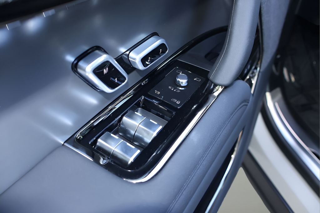 2026 Land Rover Range Rover Sport SE