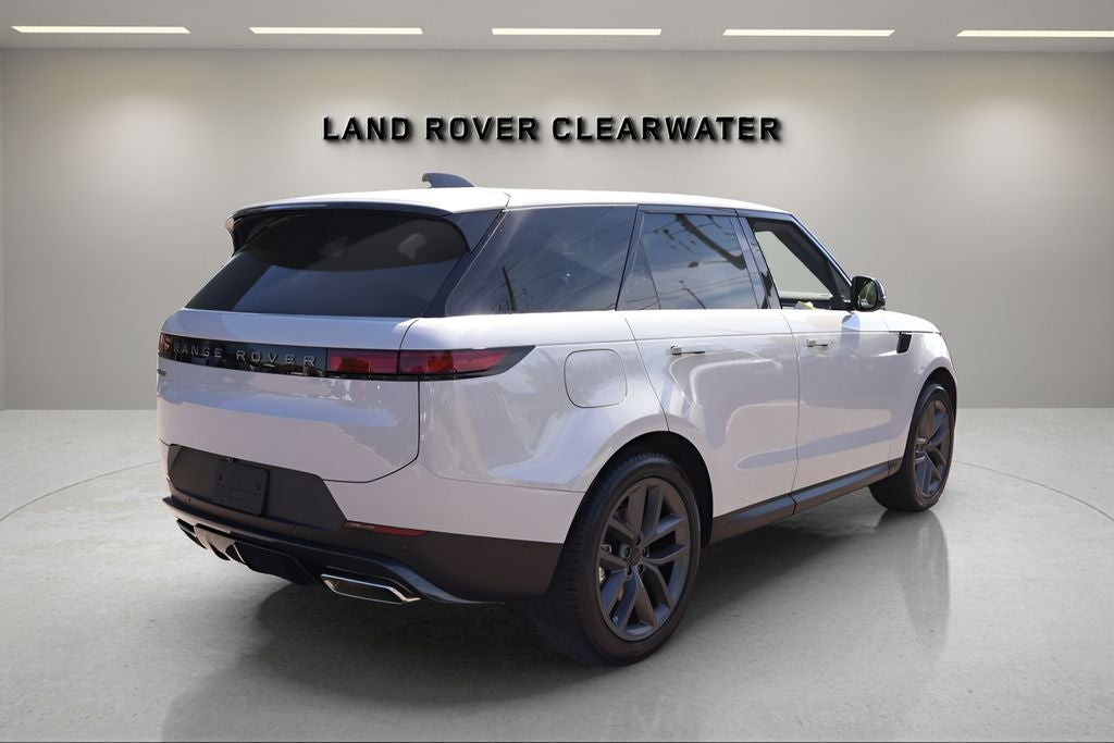 2026 Land Rover Range Rover Sport SE