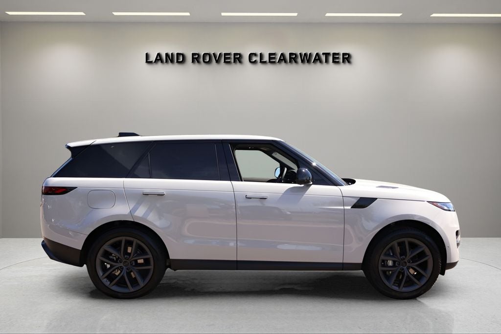 2026 Land Rover Range Rover Sport SE