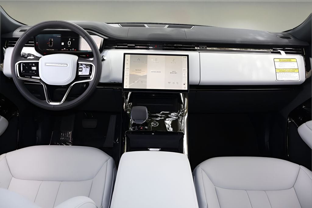 2026 Land Rover Range Rover Sport SE