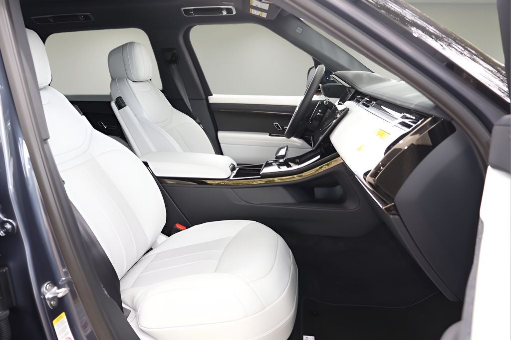 2026 Land Rover Range Rover Sport SE