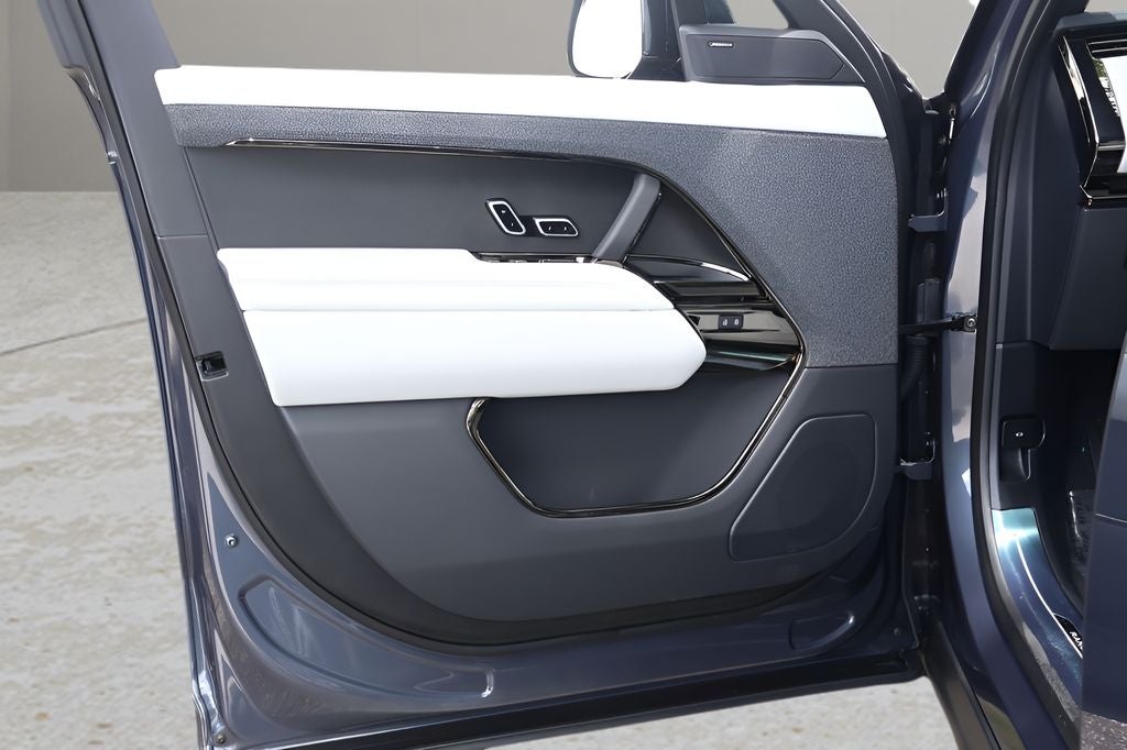 2026 Land Rover Range Rover Sport SE