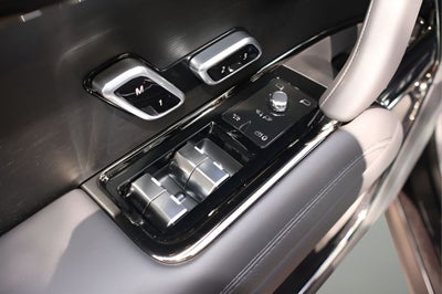 2026 Land Rover Range Rover Sport SE